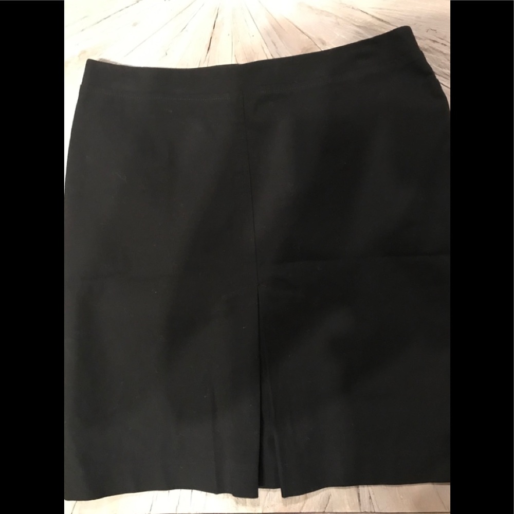 BCBGMaxAzria classic mini skirt